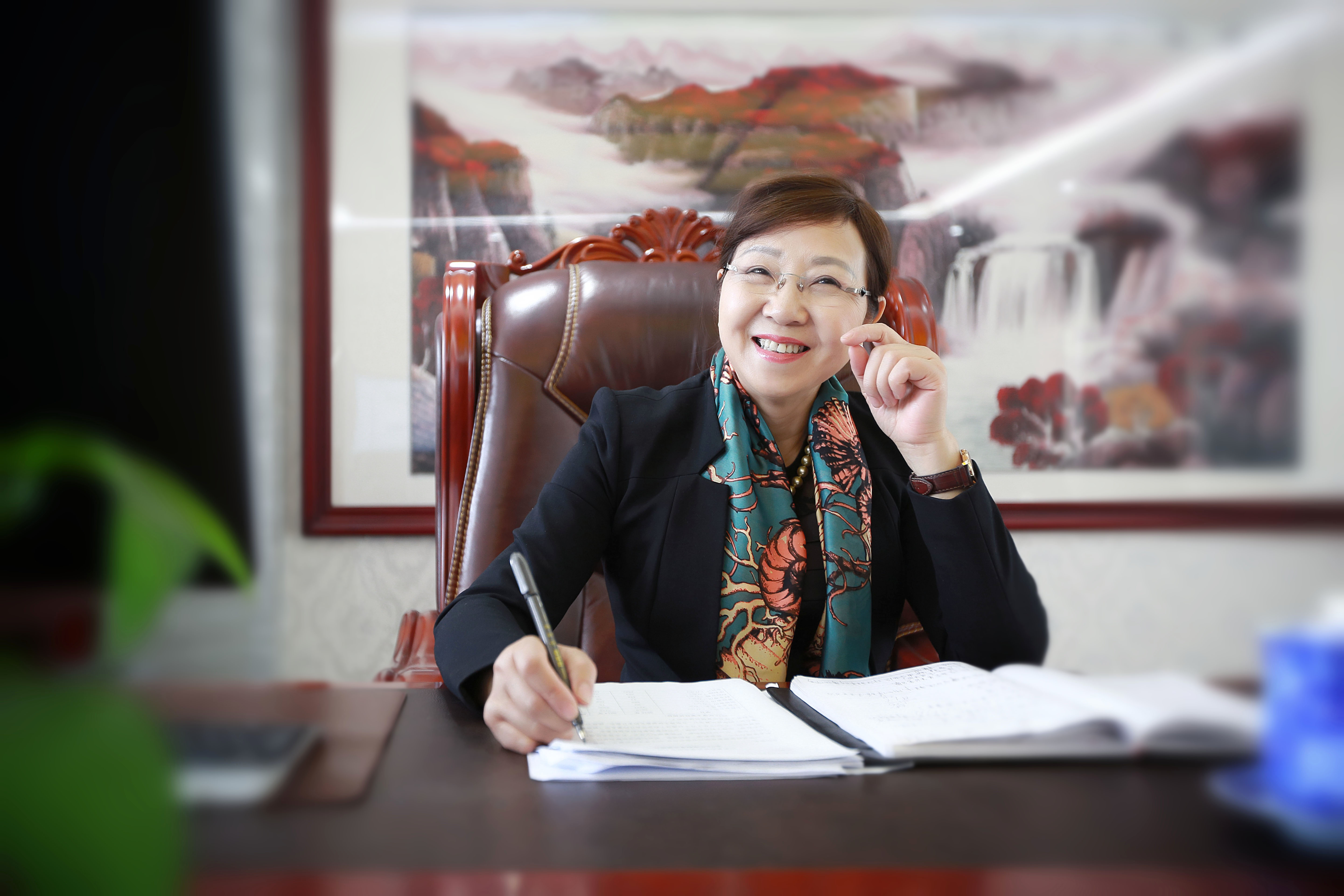海利尔投资集团董事长唐学书 热土之魂，时代女性的实业荣光